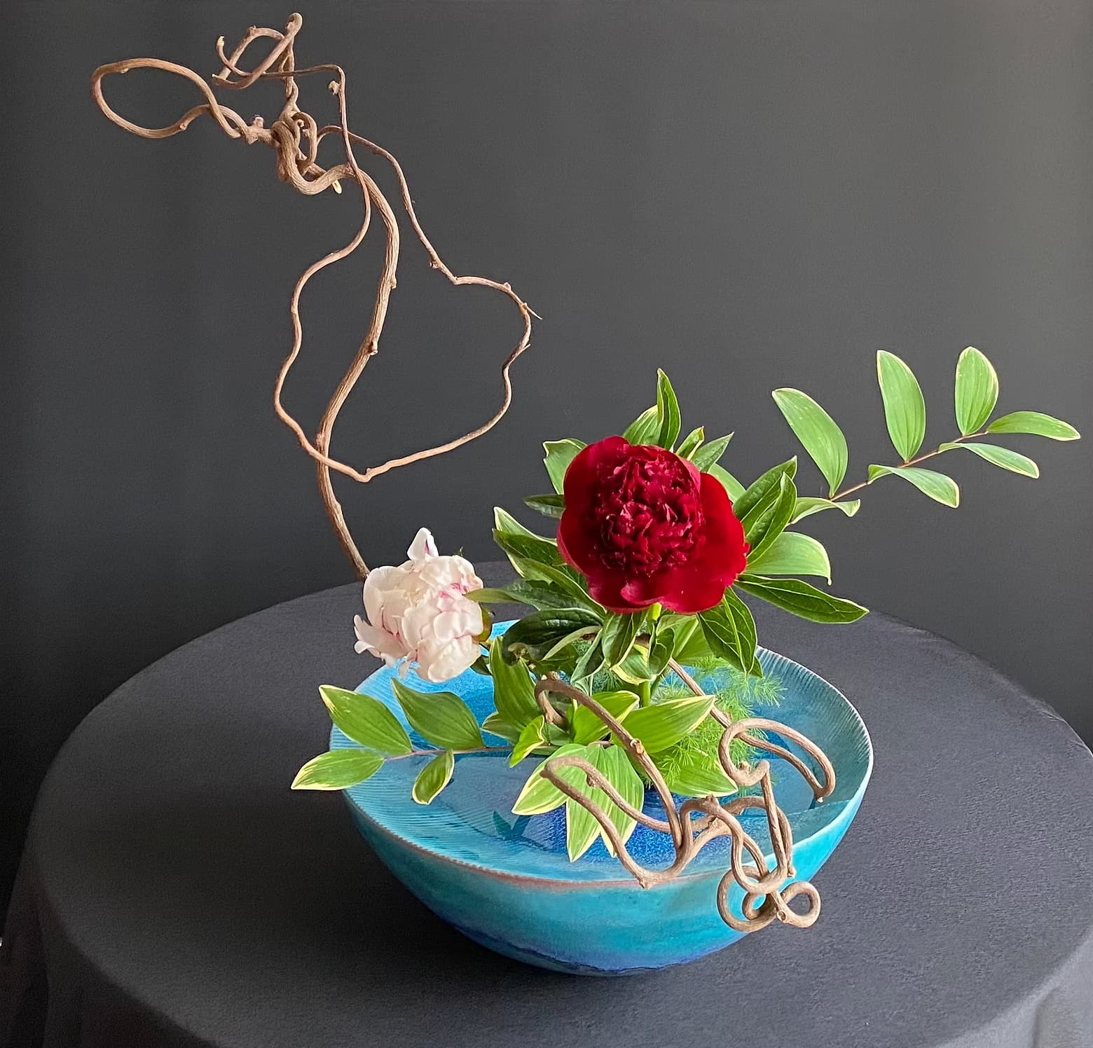 Ikebana arrangement 13